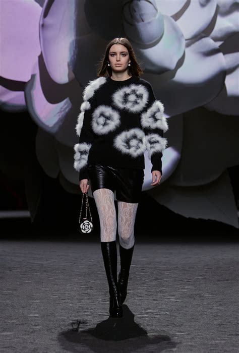 chanel zip up|Chanel look 7 2022.